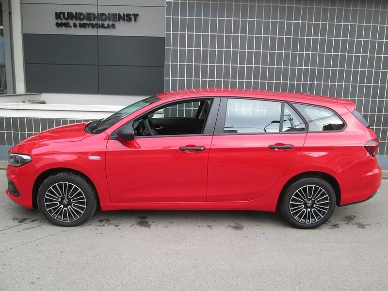 Gebraucht Fiat Tipo 131 PS (96 kW) 2024 Rot Kombi