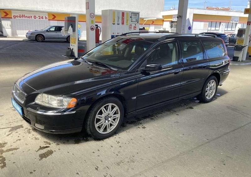 Schwarz Gebraucht 2006 Volvo V70 Momentum Kombi | € 4.999 - Bild 1/4