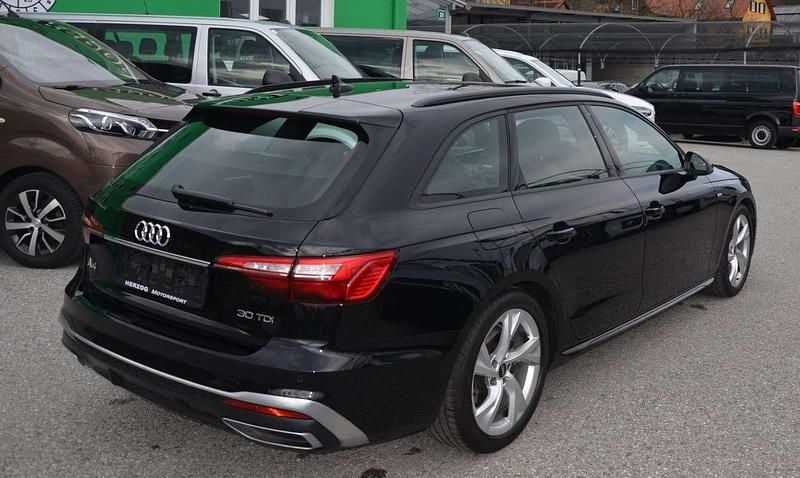 Gebraucht Audi A4 S-Line 136 PS (100 kW) 2023 Schwarz Kombi
