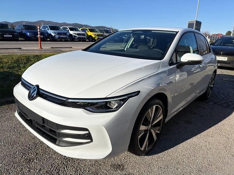Neu VW Golf VIII Life 115 PS (84 kW) 2025 Weiss  normal Limousine