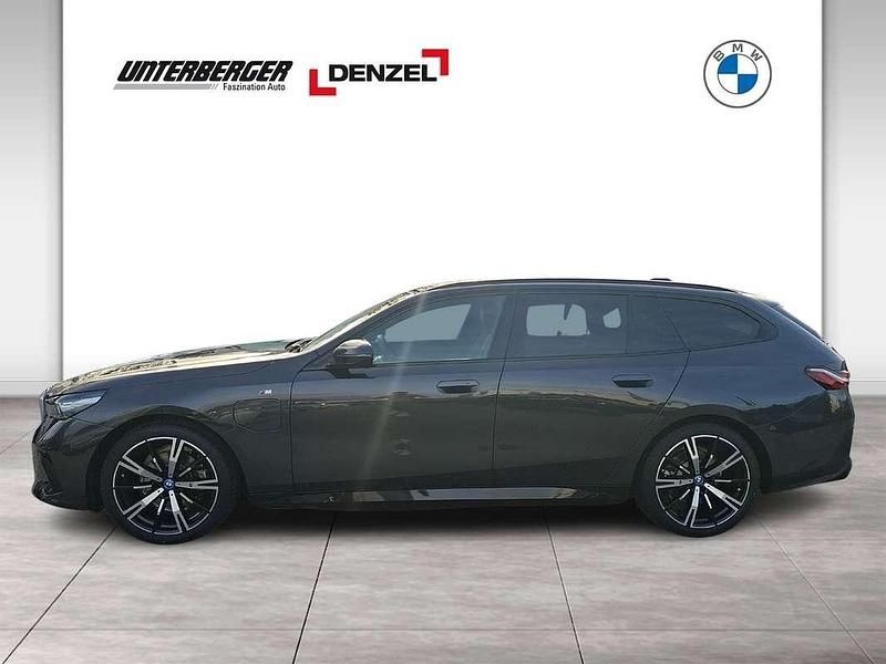 Gebraucht BMW 530e M Sport 299 PS (219 kW) 2024 Grau Kombi