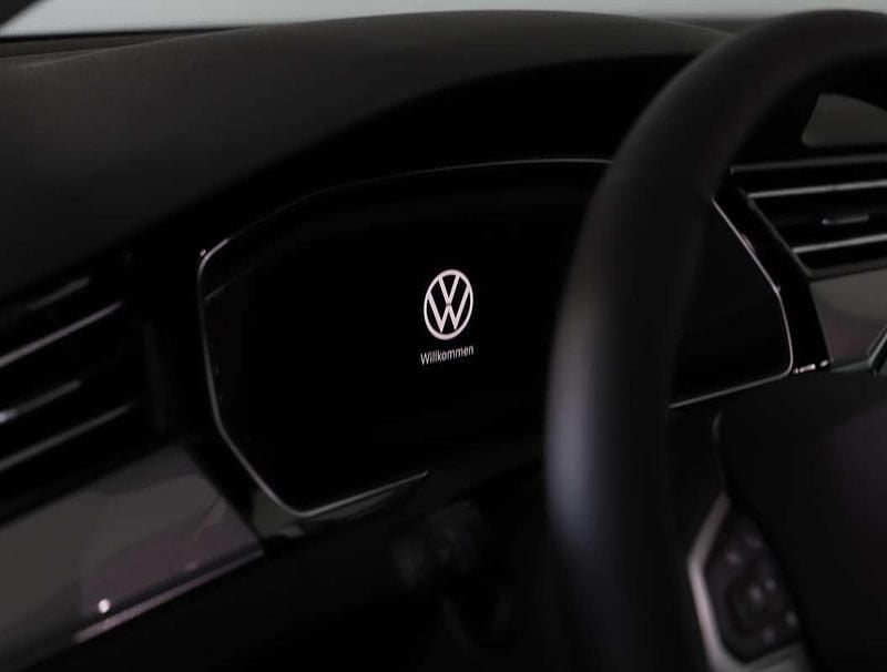 Gebraucht VW Passat Business 150 PS (110 kW) 2024 Mittelgrau  normal Kombi