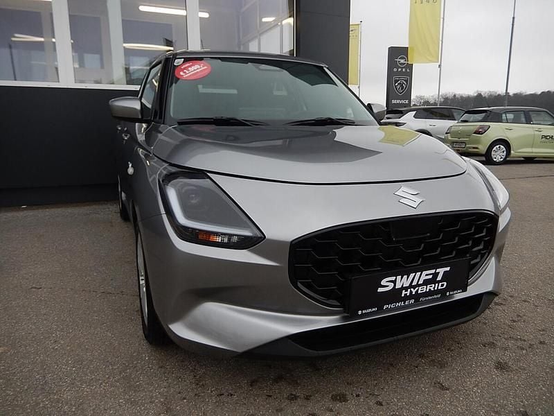 Neu Suzuki Swift 83 PS (61 kW) 2025 Silber Kleinwagen