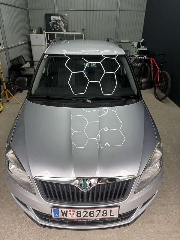 Gebraucht 2011 Skoda Fabia Elegance Kleinwagen | € 2.700 - Bild 1/4