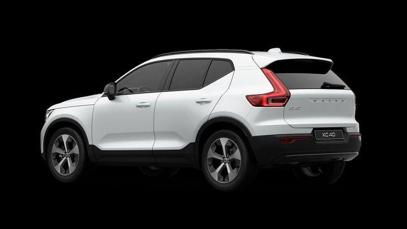 Neu Volvo XC40 Plus 163 PS (119 kW) 2026 Weiß SUV