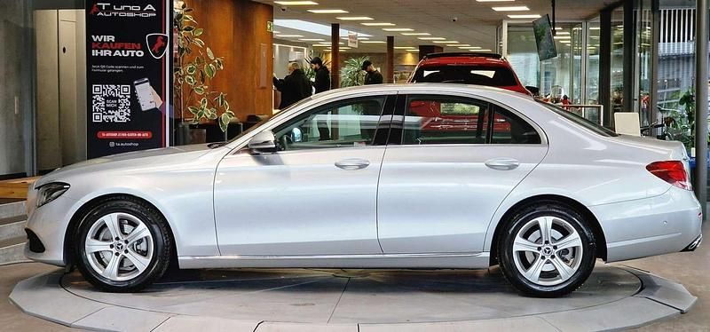 Gebraucht Mercedes E220 Avantgarde 194 PS (142 kW) 2017 Grau Limousine