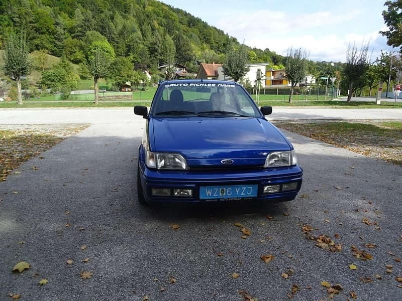 Gebraucht Ford Fiesta 126 PS (92 kW) 1992 Blau Kleinwagen
