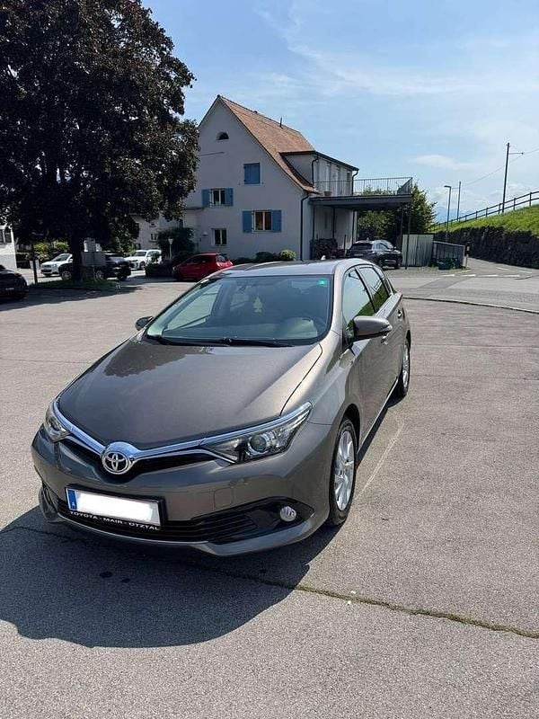 Gebraucht 2017 Toyota Auris Active Limousine | € 10.900 (Fairer Preis) - Bild 1/4