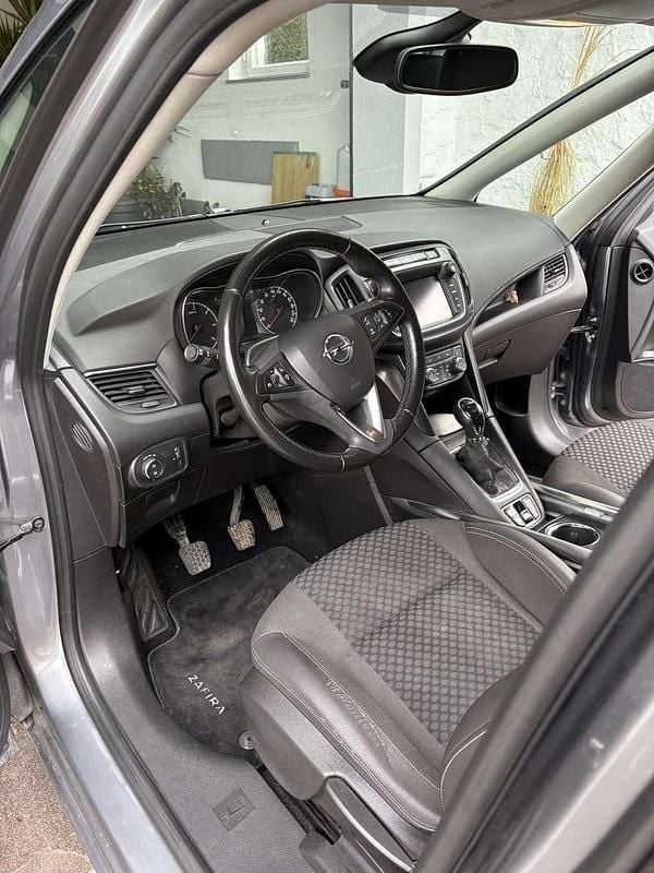 Gebraucht Opel Zafira Innovation 135 PS (99 kW) 2017 Van / Kleinbus