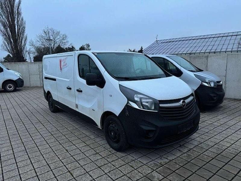 Weiß Gebraucht 2016 Opel Vivaro Van / Kleinbus | € 6.660 (Superpreis) - Bild 1/4