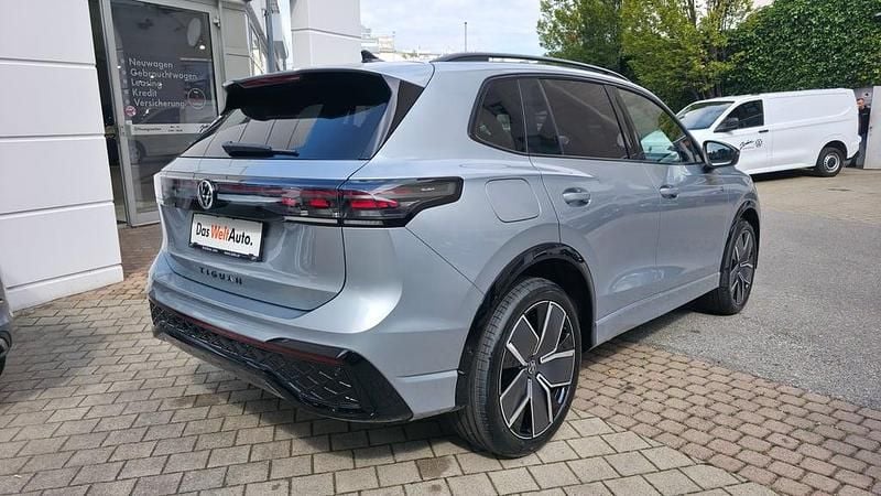 Gebraucht VW Tiguan Sport 150 PS (110 kW) 2025 Silber  metallic SUV