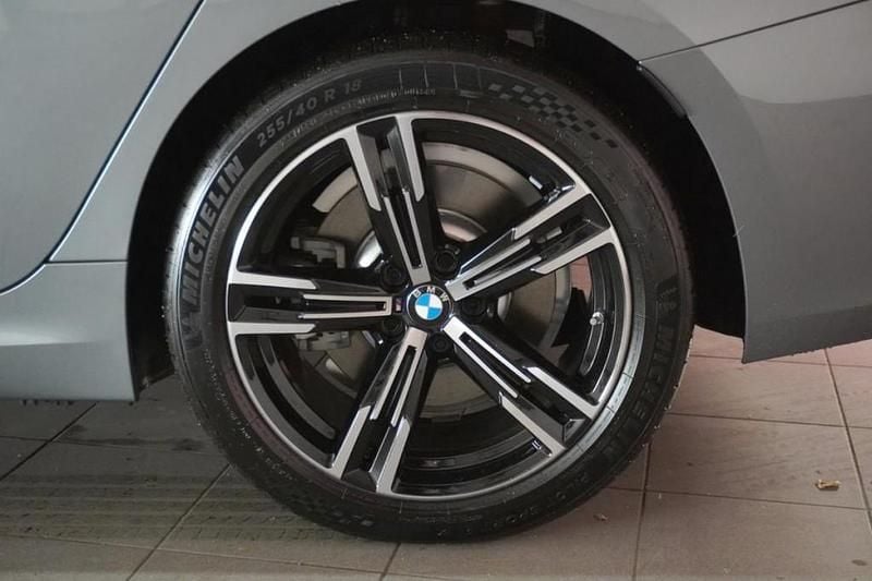 Gebraucht BMW 330e Efficient Dynamics 292 PS (214 kW) 2025 Grau Kombi