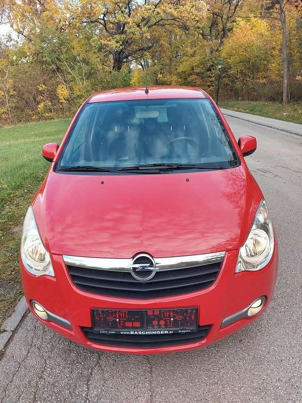 Gebraucht Opel Agila 65 PS (47 kW) 2009 Rot Kleinwagen