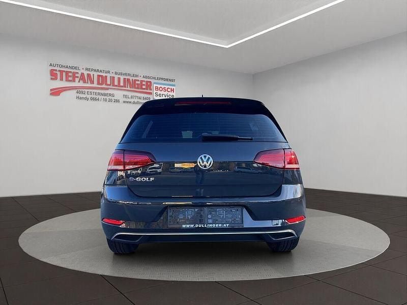 Gebraucht VW Golf 100 kW (136 PS) 2020 Limousine