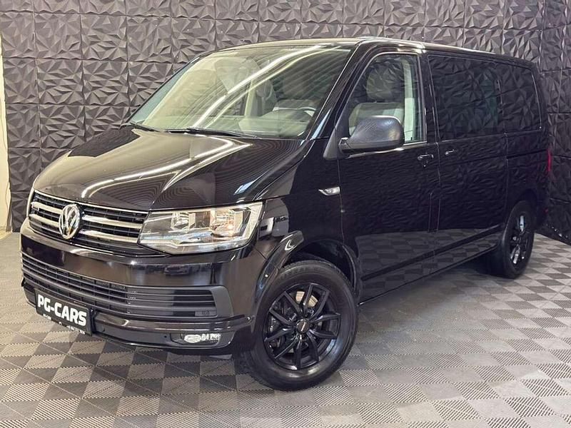 Schwarz Gebraucht 2018 VW Caravelle Comfortline Van / Kleinbus | € 24.400 (Etwas zu teuer) - Bild 1/4