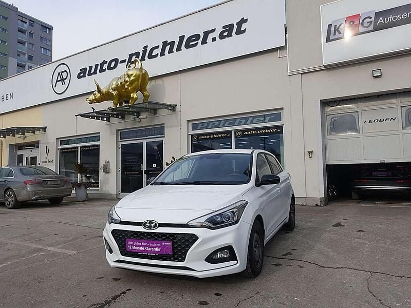Gebraucht Hyundai i20 84 PS (61 kW) 2019 Weiß Kleinwagen