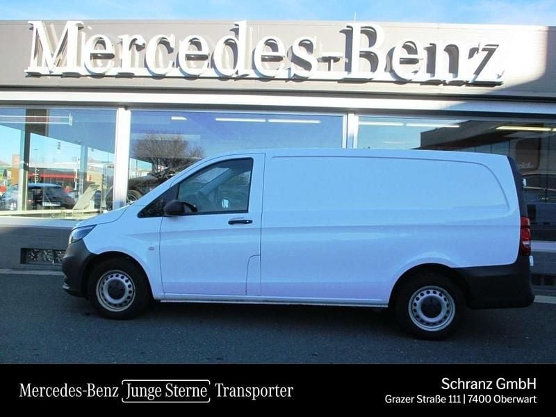 Weiß Gebraucht 2021 Mercedes Vito Van / Kleinbus | € 26.900 (Teuer) - Bild 1/4