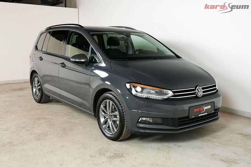 Gebraucht VW Touran 150 PS (110 kW) 2025 Grau Van / Kleinbus