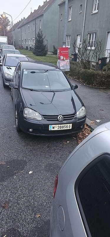 Schwarz Gebraucht 2005 VW Golf IV Limousine | € 2.000 (Fairer Preis) - Bild 1/4