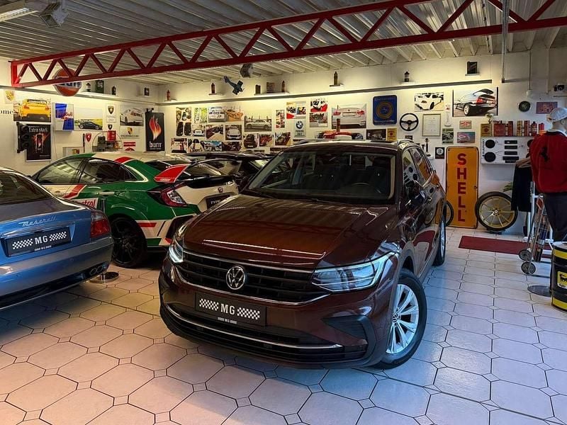 Gebraucht VW Tiguan Life 122 PS (89 kW) 2021 Braun SUV