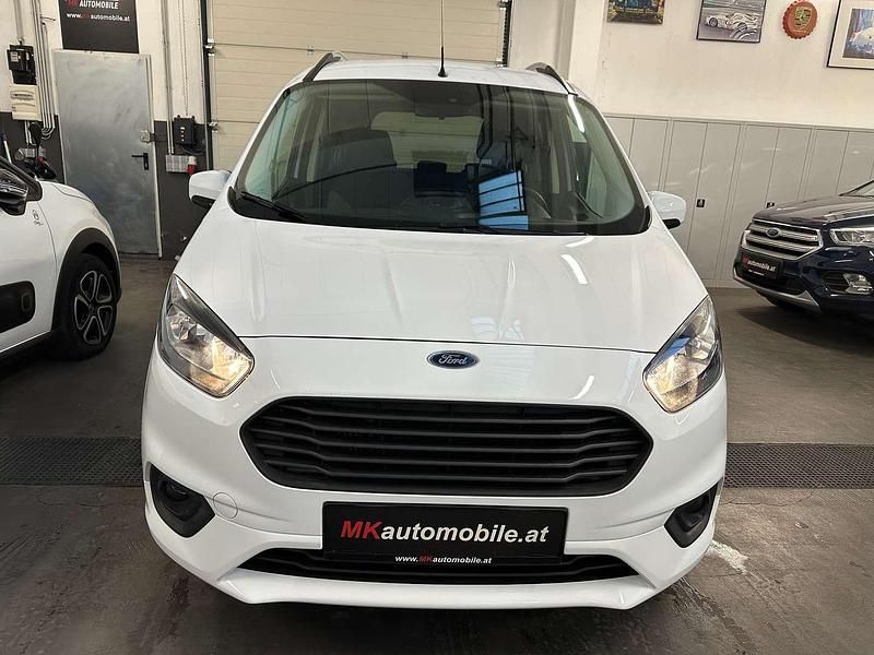 Gebraucht Ford Tourneo Courier Trend 101 PS (74 kW) 2019 Weiß Van / Kleinbus
