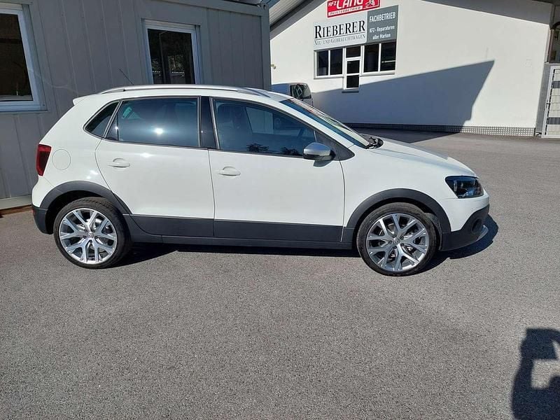 Gebraucht VW Polo 75 PS (55 kW) 2015 Weiß Limousine