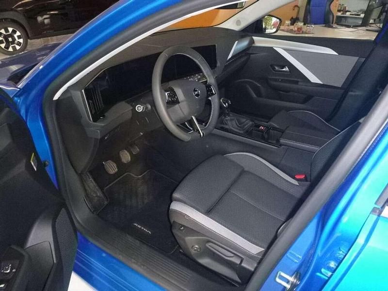 Gebraucht Opel Astra Edition 110 PS (80 kW) 2025 Blau Kombi