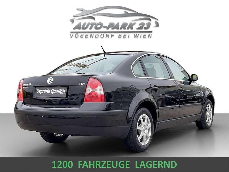 Schwarz Gebraucht 2003 VW Passat Business Limousine | € 3.999 (Guter Preis) - Bild 1/4