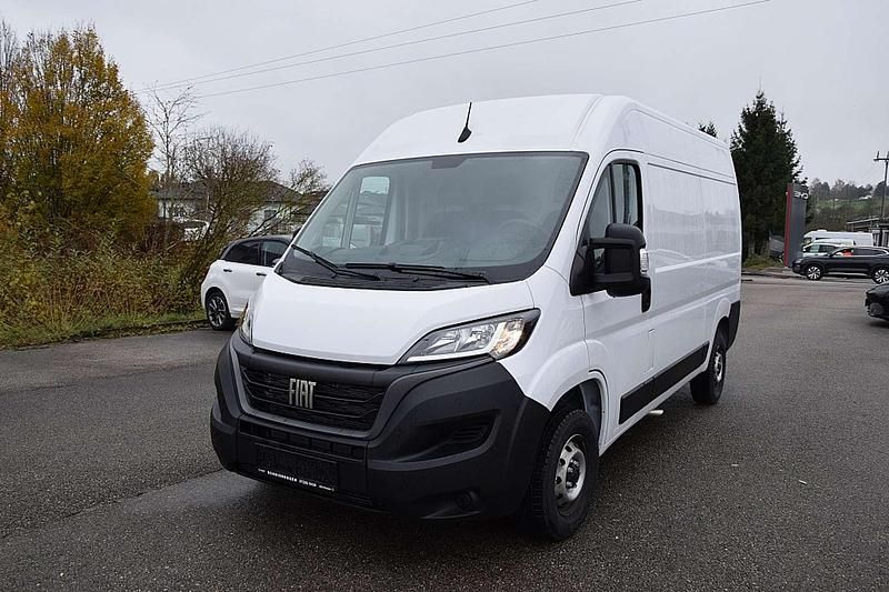Weiß Gebraucht 2024 Fiat Ducato 33 Van | € 33.990 - Bild 1/4