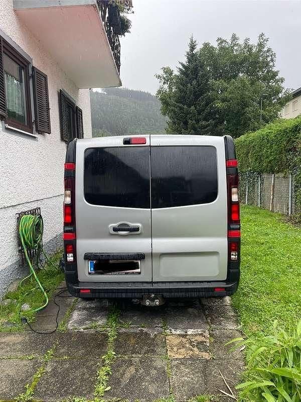 Gebraucht Opel Vivaro 145 PS (106 kW) 2017 Grau Van / Kleinbus