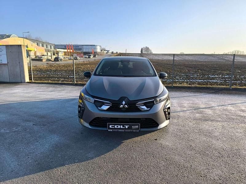 Neu Mitsubishi Colt Invite 91 PS (66 kW) 2025 Grau Kleinwagen
