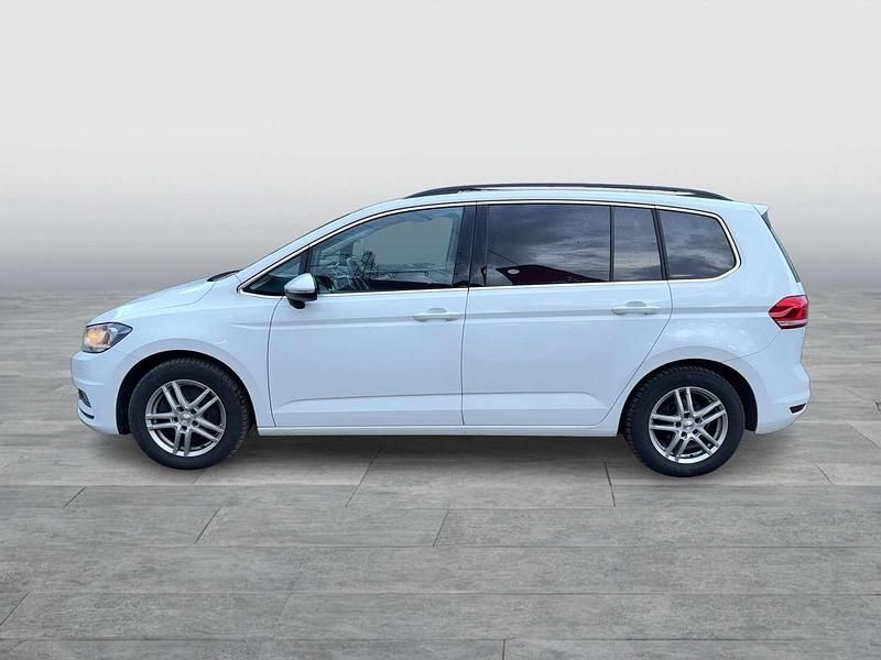 Gebraucht VW Touran Comfortline 150 PS (110 kW) 2020 Weiss  normal Van / Kleinbus