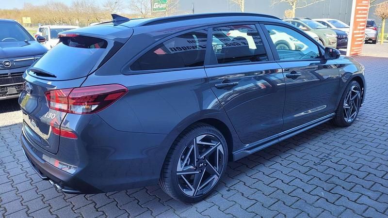 Neu Hyundai i30 N Line 140 PS (102 kW) 2025 Grau Kombi