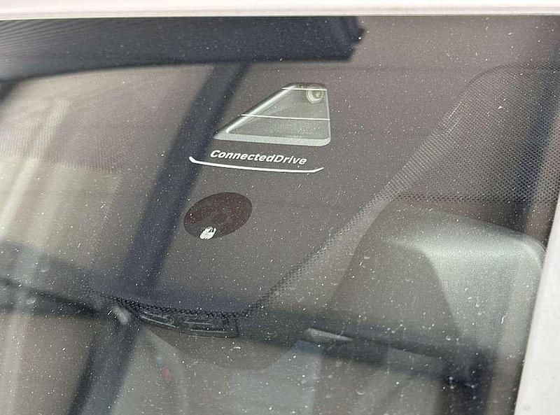 Gebraucht BMW 330 Shadowline 184 PS (135 kW) 2022 Weiß Kombi