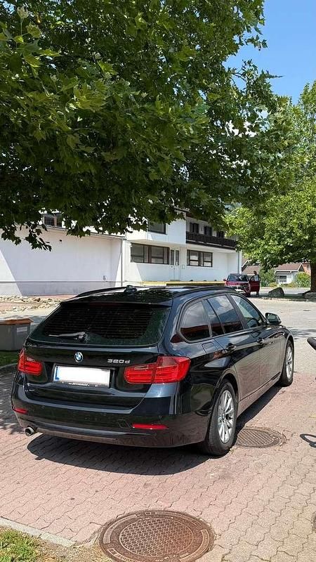 Schwarz Gebraucht 2013 BMW 320 Sport Line Kombi | € 9.990 (Fairer Preis) - Bild 1/4