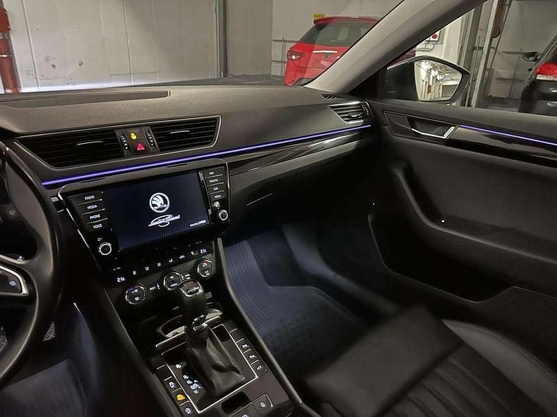 Gebraucht Skoda Superb LAURIN & KLEMENT 190 PS (139 kW) 2017 Kombi