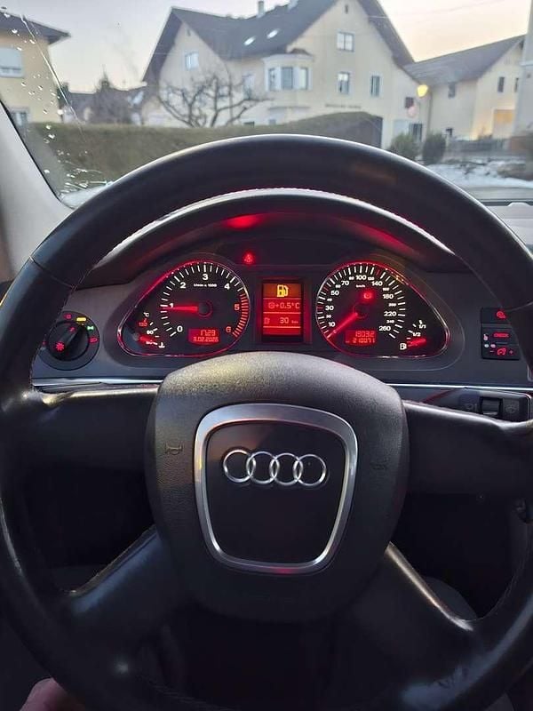 Gebraucht Audi A6 140 PS (102 kW) 2004 Grau Limousine