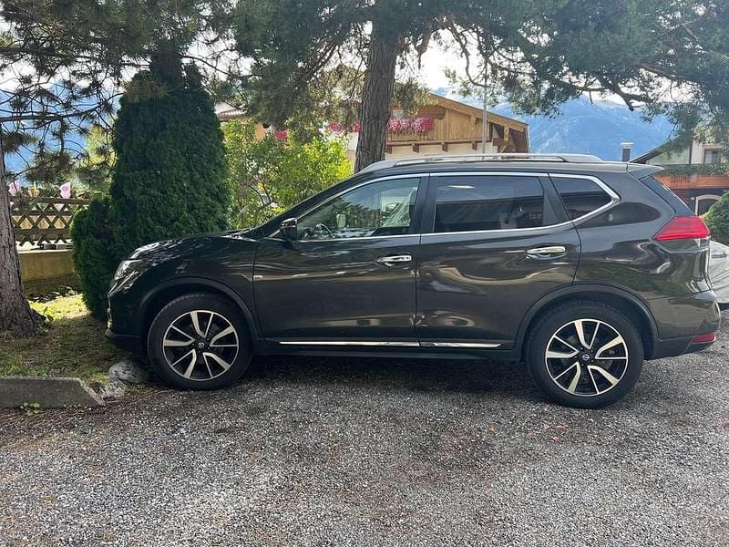 Grün Gebraucht 2018 Nissan X-Trail Tekna SUV | € 15.000 (Guter Preis) - Bild 1/4