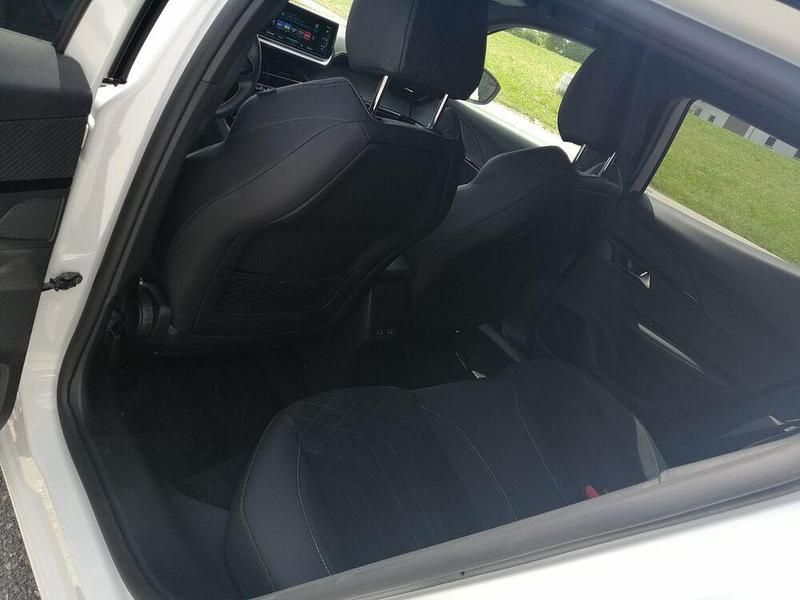 Gebraucht Peugeot e-2008 GT 57 kW (78 PS) 2022 SUV