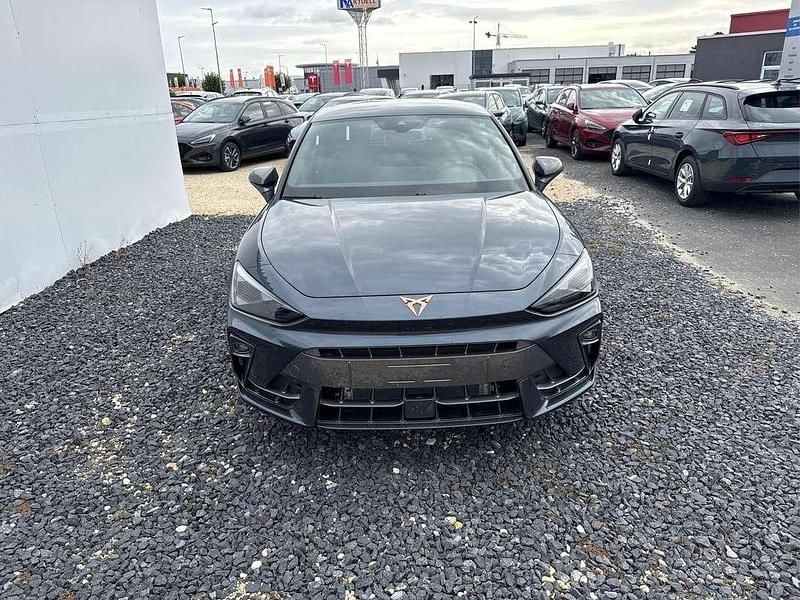 Neu Cupra Leon 150 PS (110 kW) 2025 Grau Limousine