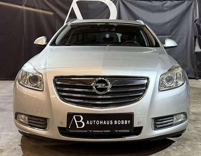 Gebraucht Opel Insignia 160 PS (117 kW) 2011 Silber Kombi