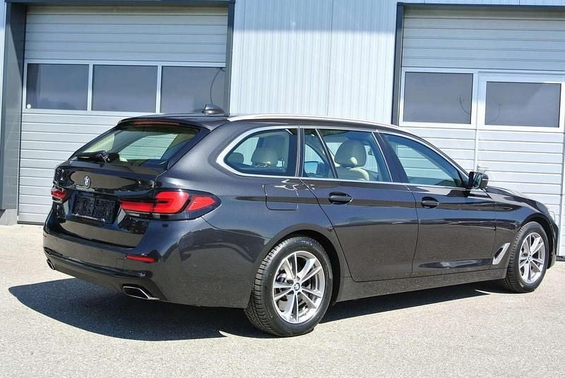 Gebraucht BMW 530 Performance 286 PS (210 kW) 2022 Grau Kombi