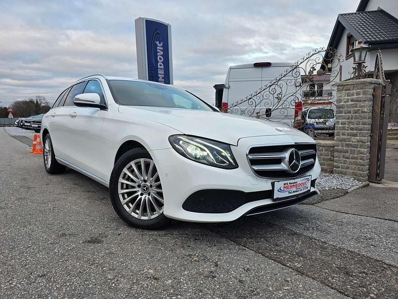 Gebraucht Mercedes E220 194 PS (142 kW) 2018 Weiß Kombi