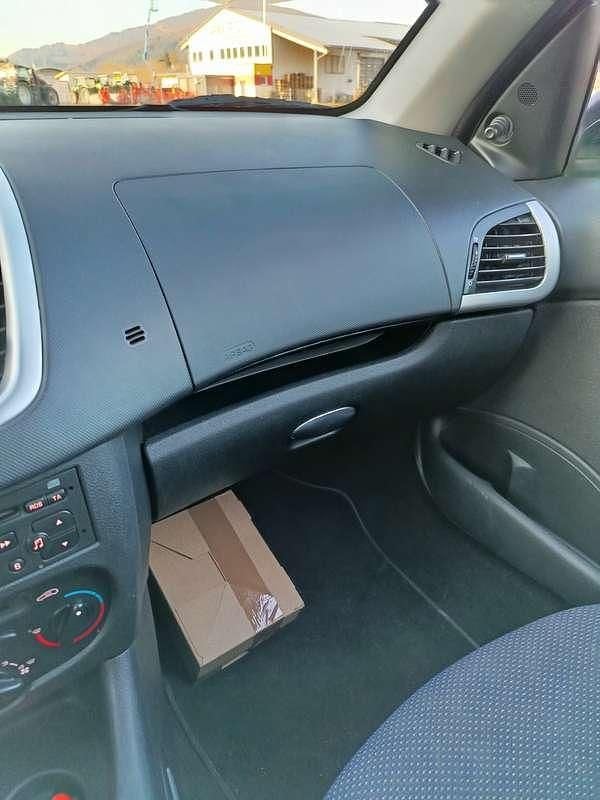 Gebraucht Peugeot 206 60 PS (44 kW) 2012 Weiß Limousine