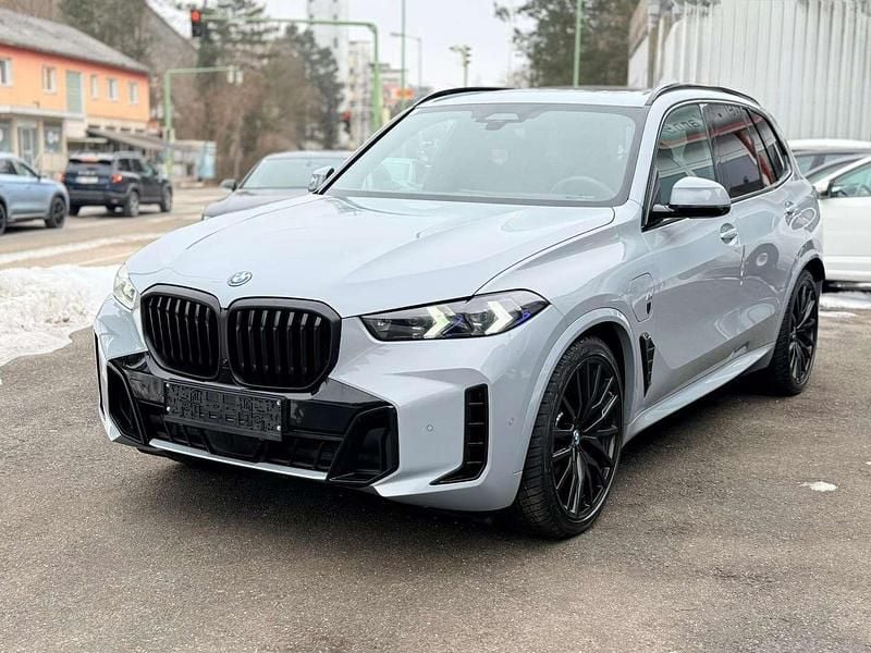 Gebraucht BMW X5 M 313 PS (230 kW) 2025 Grau SUV