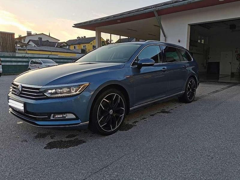 Blau Gebraucht 2018 VW Passat Highline Kombi | € 18.990 (Guter Preis) - Bild 1/4