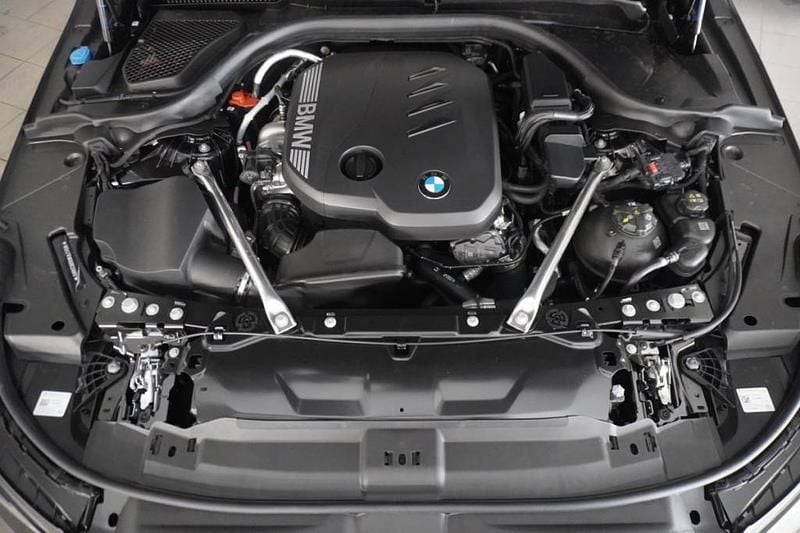 Gebraucht BMW 520 Efficient Dynamics 197 PS (144 kW) 2025 Grau Kombi