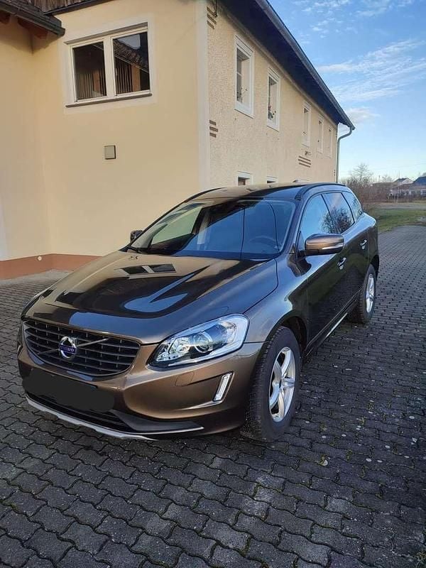 Gebraucht Volvo XC60 Kinetic 150 PS (110 kW) 2016 Braun SUV
