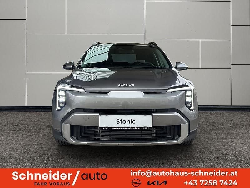 Neu Kia Stonic Silver 101 PS (74 kW) 2025 Grau SUV