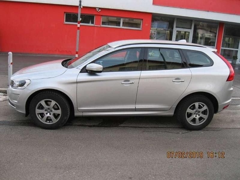 Gebraucht Volvo XC60 Business Edition 181 PS (133 kW) 2015 Silber SUV